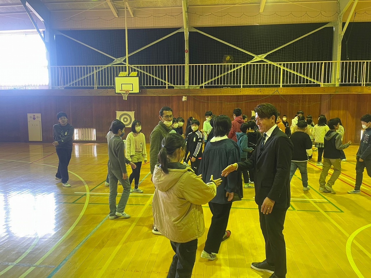 松本市立田川小学校にて「田中隼磨エグゼクティブアドバイザー“絆”プロジェクト」を実施しました【報告】 松本山雅FC オフィシャルサイト